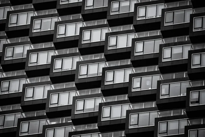 Zastosowanie stali nierdzewnej w budownictwie i architekturze