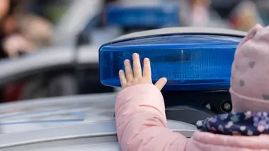 Jagódki zobaczyły policyjną celę i radiowozy. Rozmawiały o bezpieczeństwie