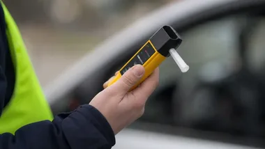 Na randkę przyjechał po alkoholu. Policjanci znaleźli klefedron