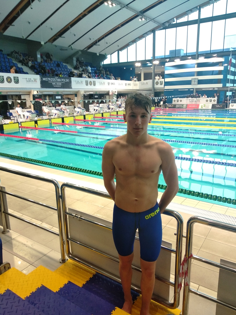 Na zdjęciu Jakub Śliwka na basenie w Lublinie, podczas Głównych Mistrzostw Polski Seniorów i Młodzieżowców w Pływaniu