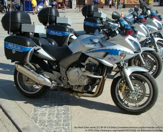 Policja zatrzymała pijanego motocyklistę ze Szwecji