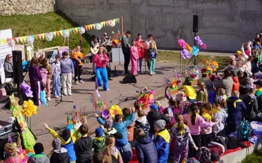 Korowód, tańce i ekologiczne warsztaty – dzieci wprowadziły wiosnę