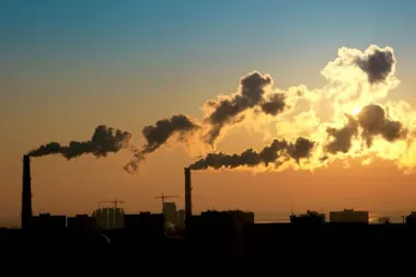 Nad Żorami i regionem wisi alert smogowy – pył PM10 może dać się we znaki