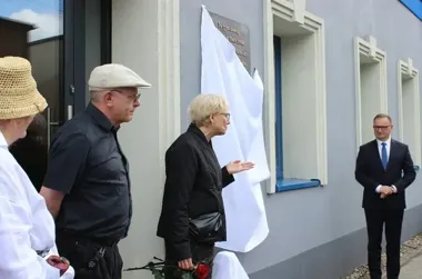 Pamięć o gazecie i dziennikarzu wróciła na Pszczyńską w Żorach