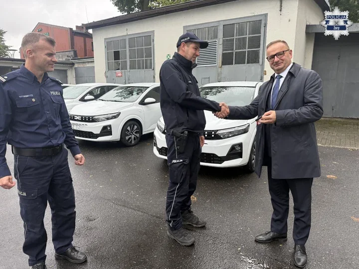 Cztery nowe auta dla policjantów w Żorach. Samorząd pokrył połowę kosztów