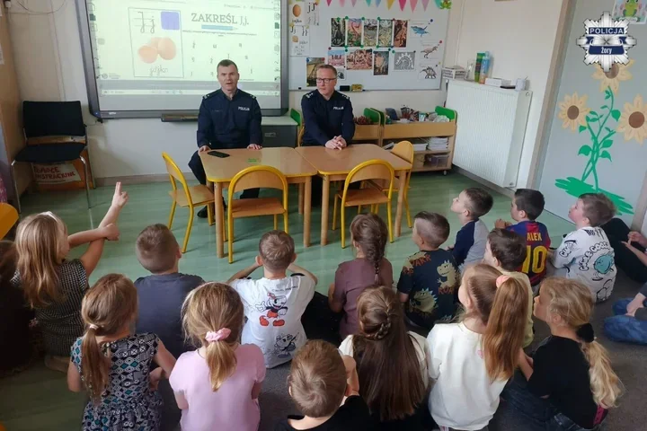 Komendant odwiedził przedszkolaków - jedno przypomnienie może uratować życie