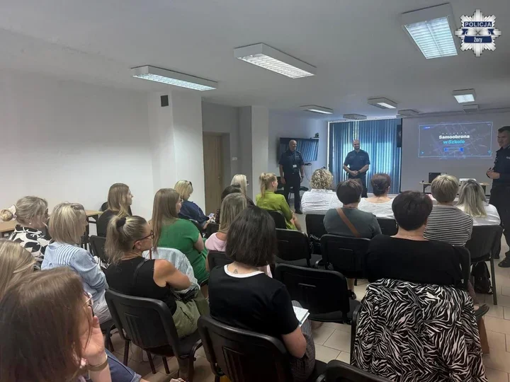 W Żorach nauczyciele usłyszeli, jak reagować przy zagrożeniu w szkole