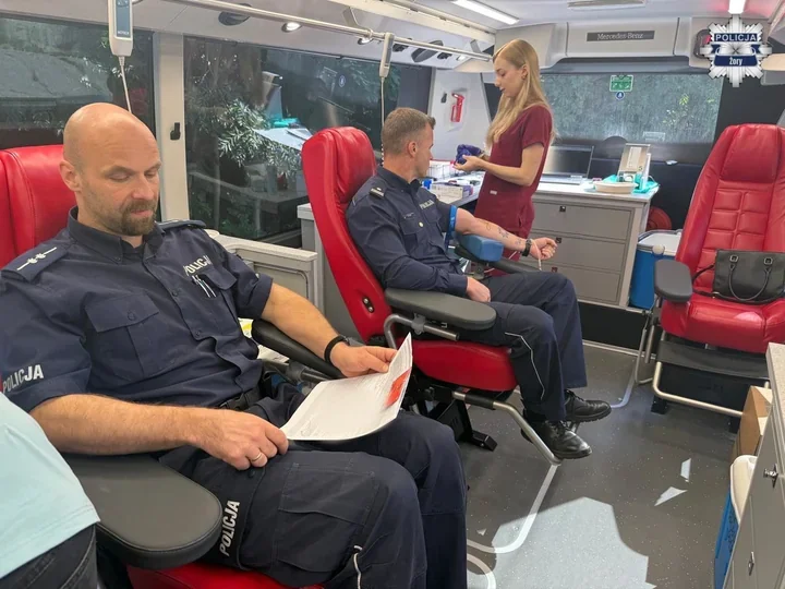 Policjanci oddali krew w Żorach - do akcji dołączył komendant