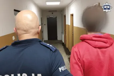 Nerwowe zachowanie na osiedlu Pawlikowskiego. 18-latek miał narkotyki