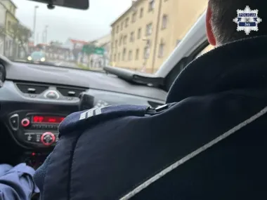 Siekiera w ręku, auto zniszczone - **56-latek** zatrzymany na Zostawie