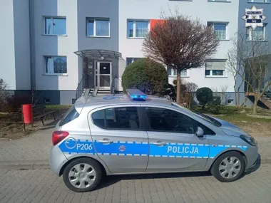 Szybka akcja dzielnicowego w Żorach - w mieszkaniu znaleziono biały proszek i kryształ