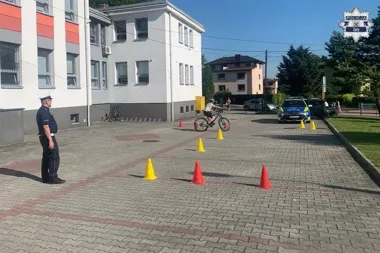 Żorscy policjanci przypominają o pułapkach wakacyjnych wyjazdów