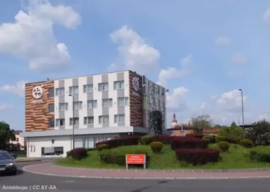 Bezpłatna szkoła online dla seniorów – ABCsenior.com rozszerza ofertę